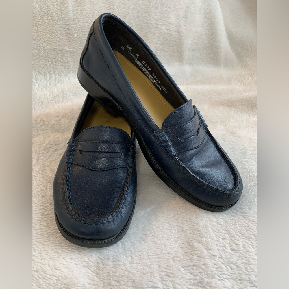 Women’s vintage G.H.Bass Weejuns size 5.5